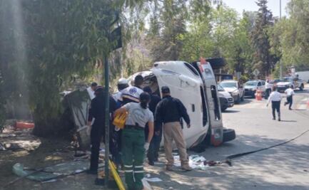 Volcadura de pipa de gas deja un muerto y un herido en Huixquilucan