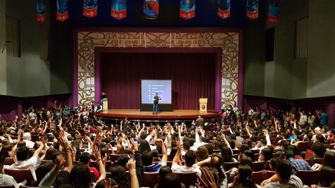 Jóvenes critican a “El Bronco” por propuesta “mochamanos”