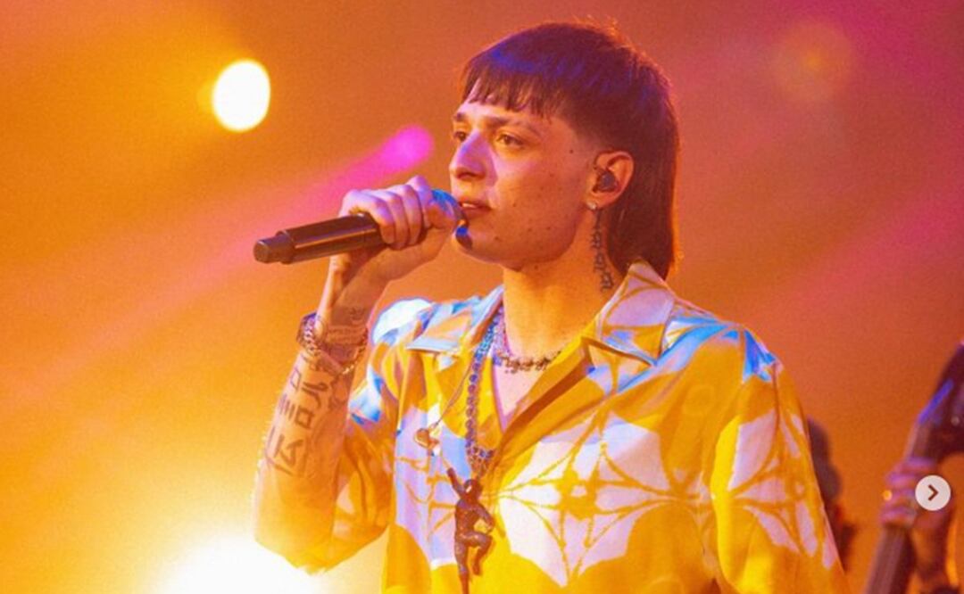 Peso Pluma se dijo orgulloso de compartir la pantalla con Jimmy Fallon. Foto: Facebook