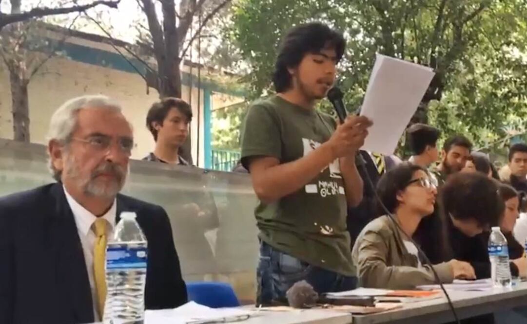 El rector de la UNAM, Enrique Graue, en el CCH Azcapotzalco