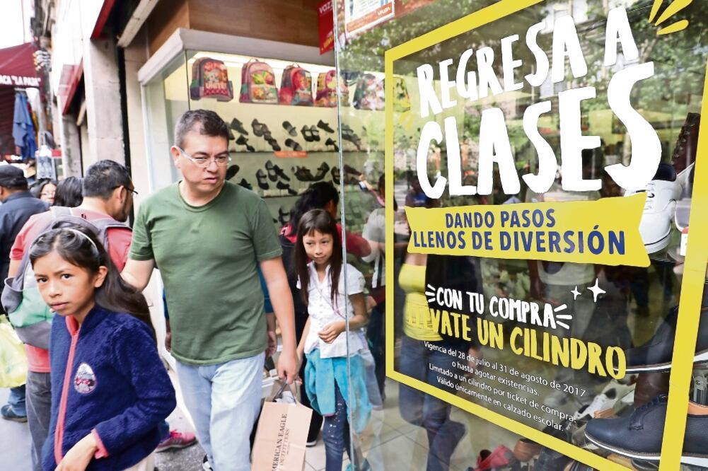 En el presente ciclo escolar, el Gobierno de la Ciudad de México apoyará a un millón 250 mil estudiantes de educación básica con útiles y uniformes. (JUAN CARLOS REYES. EL UNIVERSAL)