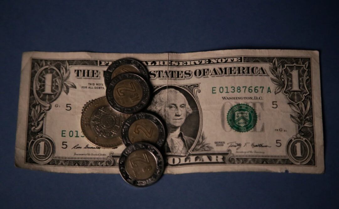 Dólar se cotiza hasta en $18.20 en ventanillas