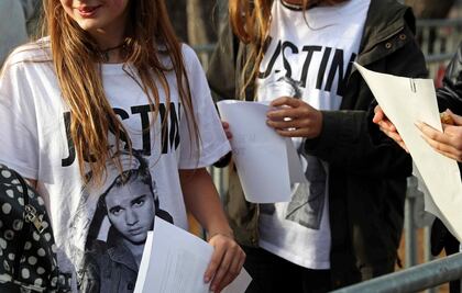 Furor hacia Justin Bieber inspira a Mónica Villegas a escribir “Drimer”