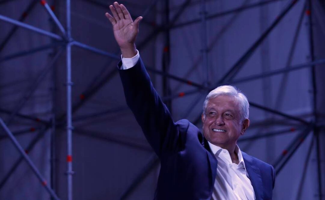 En el Zócalo de la Ciudad de México, frente a miles de simpatizantes, López Obrador emitió un mensaje a todo el país (IVÁN STEPHENS. EL UNIVERSAL)