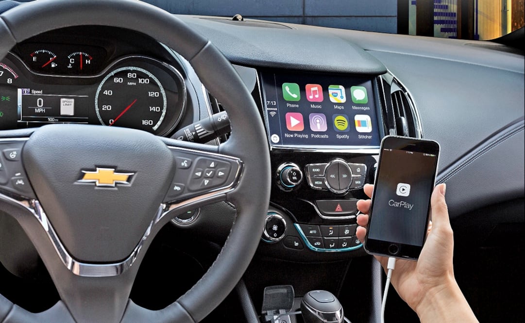 "Its main advantage is that the car becomes theft proof, because there will be no way for the robber to start the vehicle, only the voice of the owner can do it," the student added - Photo: File photo/EL UNIVERSAL