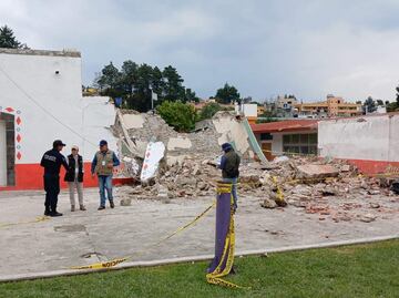 Explosión de pirotecnia destruye parte de iglesia considerada monumento histórico en Tlaxcala; no hay heridos graves