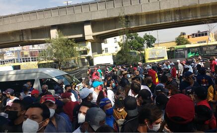 Asistentes al Gran Premio de México bloquean Río Churubusco por el retraso para acceder a las prácticas