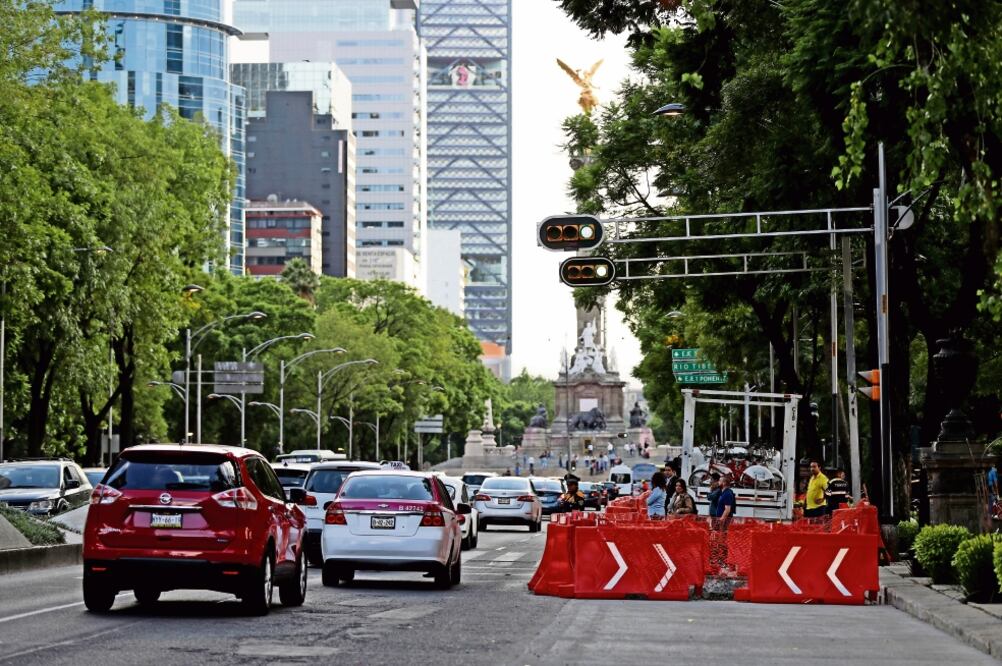 La administración capitalina entregó al juez el aval con que cuenta por parte del Instituto Nacional de Antropología e Historia (INAH) para el cambio del pavimento en el carril confinado (VALENTE ROSAS. EL UNIVERSAL)
