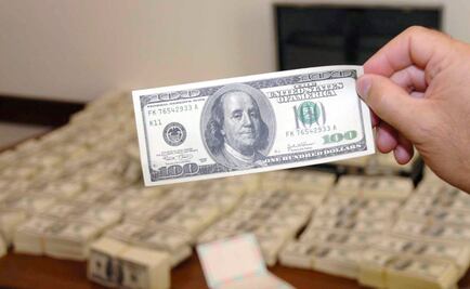 El dólar baja $1.10 contra cierre de 2016