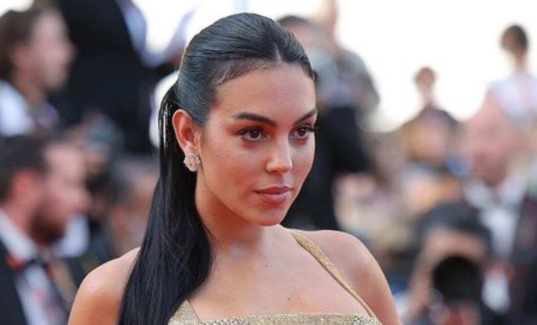 Georgina Rodríguez se llevó todas las miradas con minivestido. Fuente: Instagram @georginagio