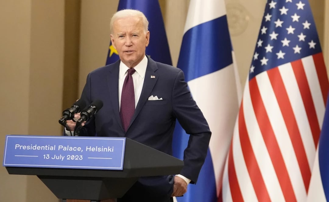 El presidente de los Estados Unidos, Joe Biden, asiste a una conferencia de prensa en Helsinki, Finlandia, el jueves 13 de julio de 2023. Foto: AP