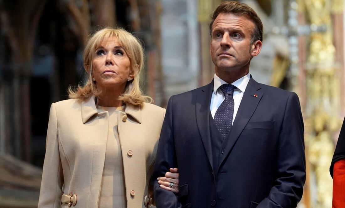 El presidente francés, Emmanuel Macron, y su esposa, Brigitte Macron, durante un recorrido por la Abadía de Westminster, en el centro de Londres, el martes 8 de julio de 2025. Foto: AP