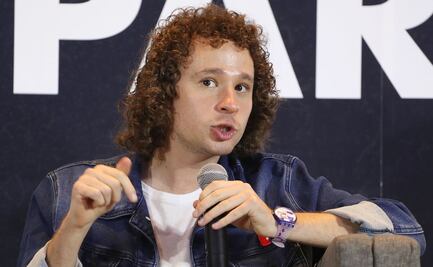 Tachan a Luisito Comunica de machista tras foto polémica con su pareja