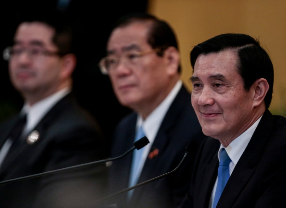 El mandatario taiwanés Ma Ying-jeou al terminar el encuentro con su homólogo Xi Jinping en Singapur (EFE)