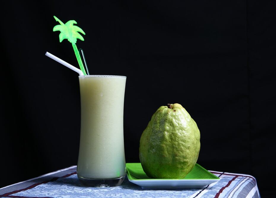 No bebas jugos procesados, prepara tu propia bebida y obtén todos los beneficios de la guayaba / Foto: Pexels