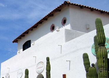 Pueblo Mágico viste de Guess