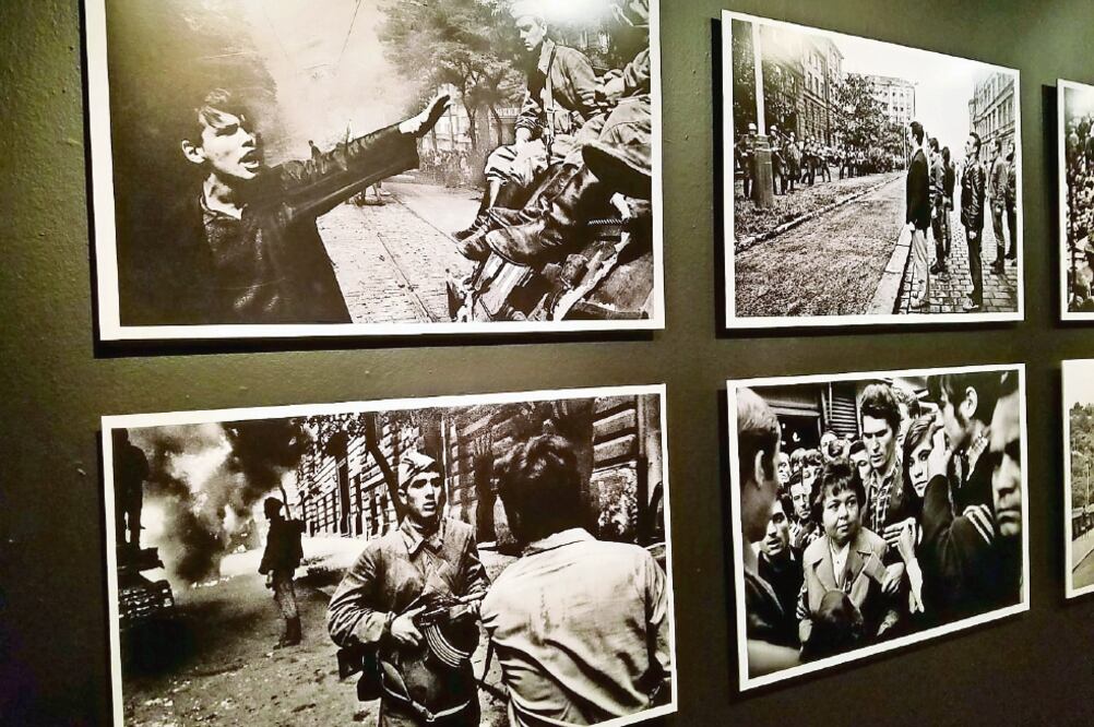 Exposición que el Centro Cultural de la Comunidad Francesa, Botanique, en Bruselas, Bélgica, dedica a la Primavera de Praga en 1968 (INDER BUGARIN. EL UNIVERSAL)