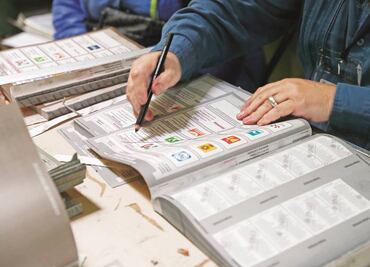 Morena propone en el Senado cárcel a quienes ofrezcan tarjetas para la promoción de campañas