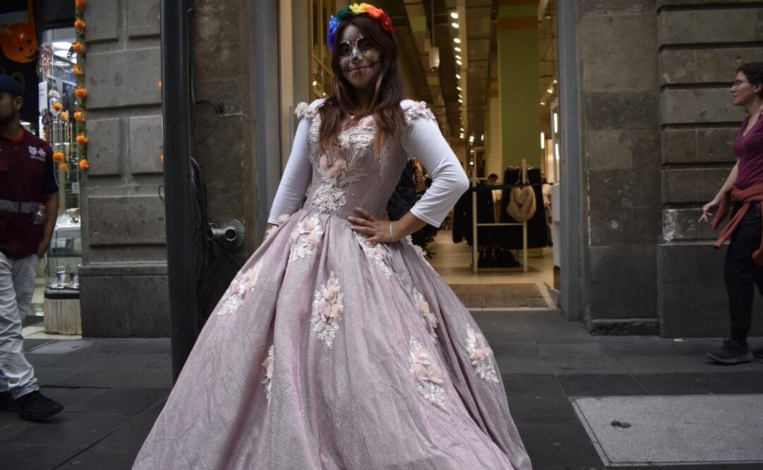 Fernanda Yamileth, la "catrina quinceañera" del Desfile de Día de Muertos 2025.
Foto: Arantxa Meave