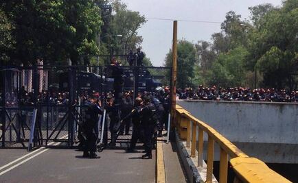 Comisión de la CNTE ingresó a Los Pinos