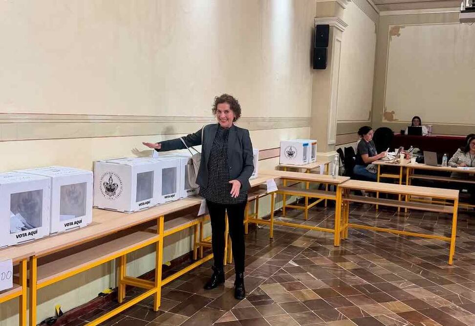 Gutiérrez Müller participó en la elección de la persona titular del Instituto de Ciencias Sociales y Humanidades “Alfonso Vélez Pliego”, de la BUAP / Foto: Especial