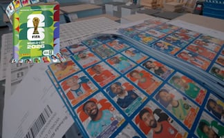 Mundial 2026: así se hace el álbum Panini desde una pequeña ciudad de Italia; video muestra sorprendente proceso