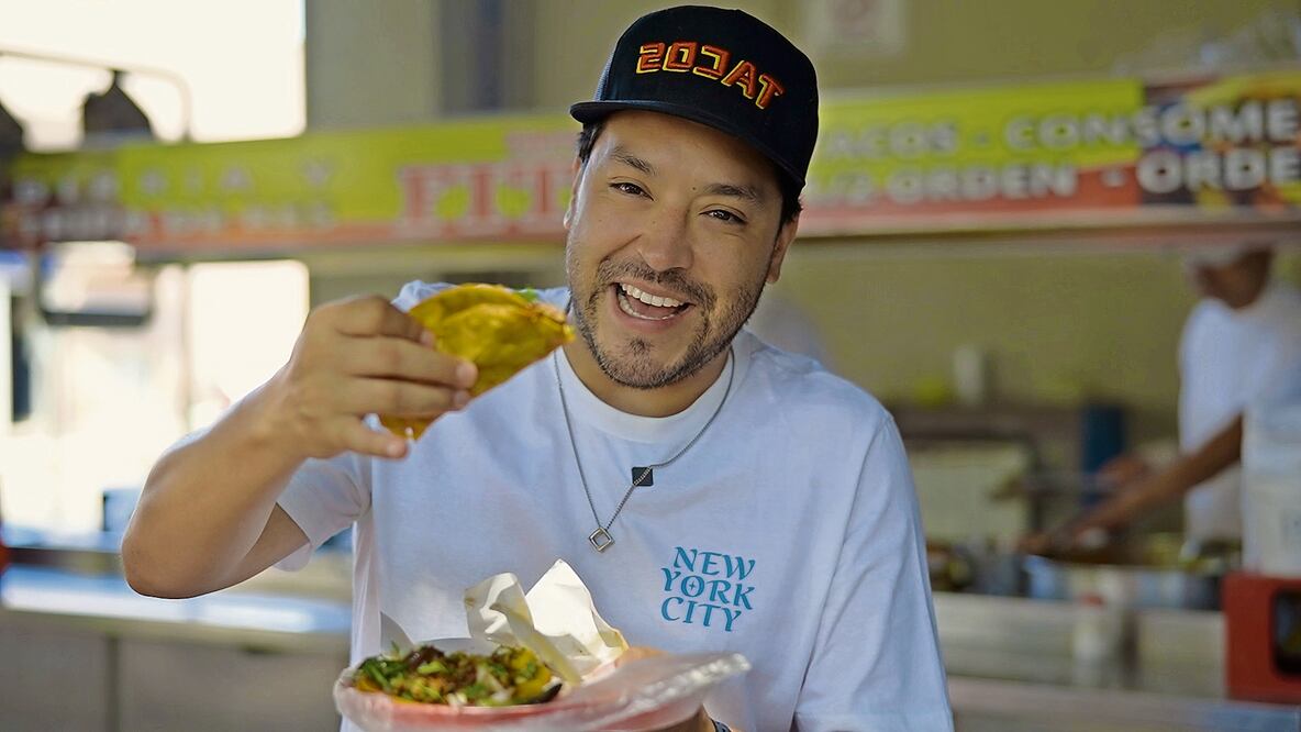 La serie, afirma, no es una versión extendida de su canal de su canal de YouTube. Foto: Vix