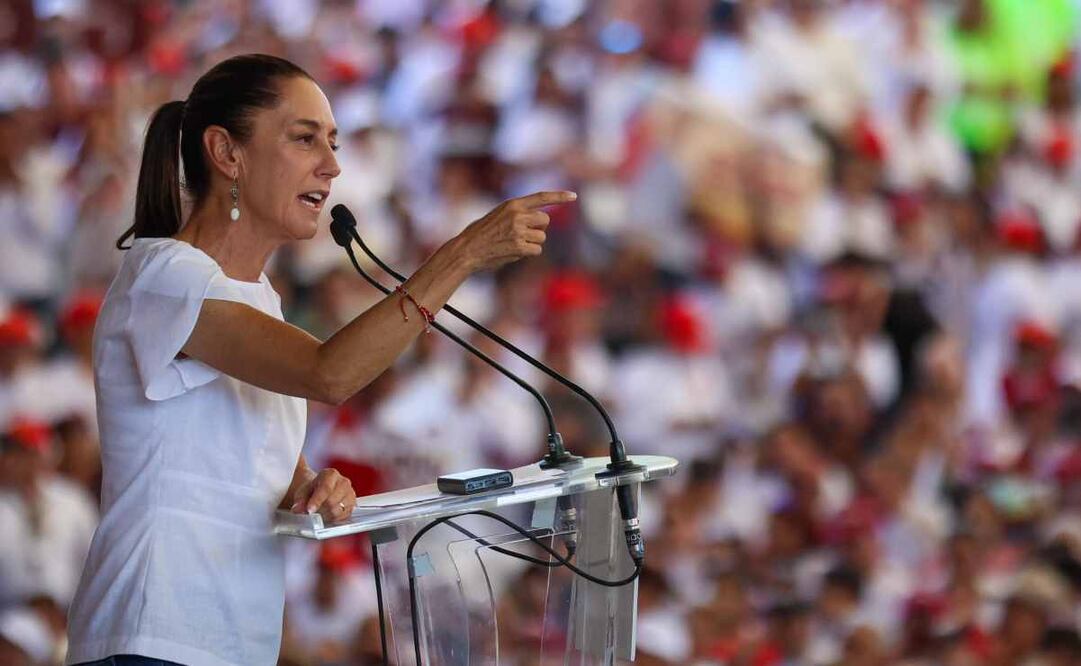 En el evento Diálogo Industrial organizado por el CAINTRA, NL, Claudia Sheinbaum, se comprometió en  apoyar a las pequeñas y medianas empresas. Foto: Diego Simón Sánchez