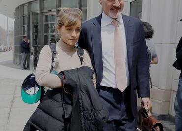 Allison Mack se declara culpable en caso de esclavas sexuales