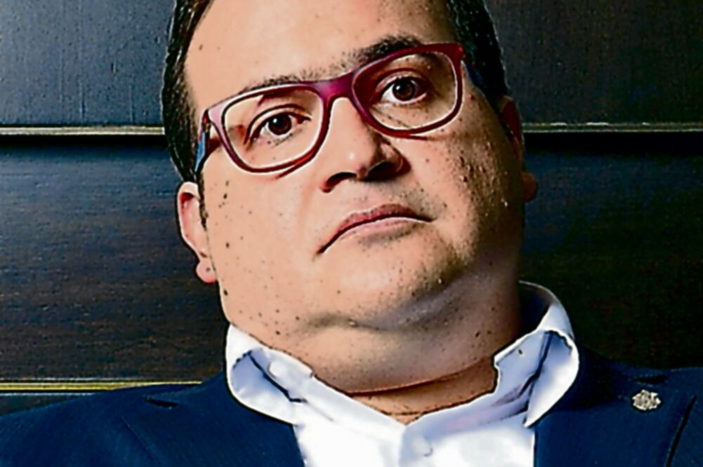 Le llueve sobre mojado…