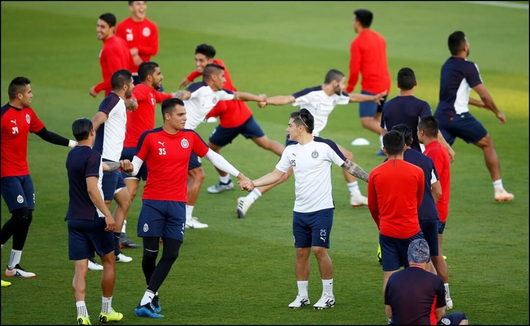 El Guadalajara ya entrena en Emiratos Árabes. Foto: EFE
