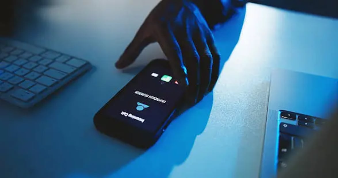 Los números telefónicos que consideres sospechosos, repórtalos en el portal de la Condusef. Foto: Unsplash