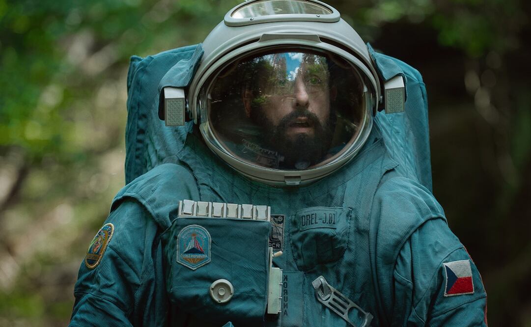 "Spaceman" es un ejemplo de que Sandler también puede ser un gran actor de drama. Foto: Netflix