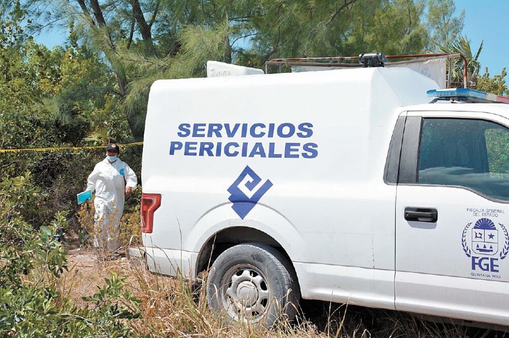 Un operativo conjunto permitió la localización de los hombres cerca de playas de Isla Blanca, en la zona continental de Isla Mujeres. Foto/CORTESÍA: FISCALÍA GENERAL DE QR