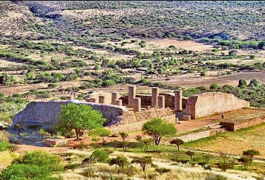 Por su arquitectura, uno de los principales atractivos de Villanueva es el centro prehispánico La Quemada, considerado el asentamiento monumental más relevante en el centro norte de México. Foto: Especial | Secretaría de Turismo