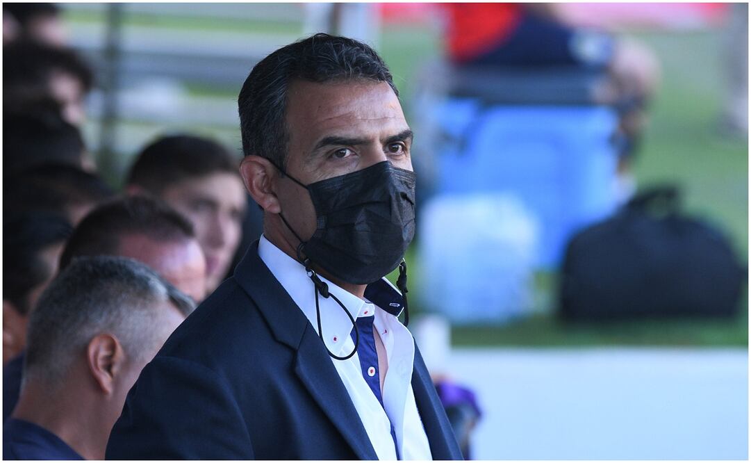 Ricardo Cadena, técnico de Chivas: Vamos paso a paso para pelear el campeonato  / FOTO: IMAGO7