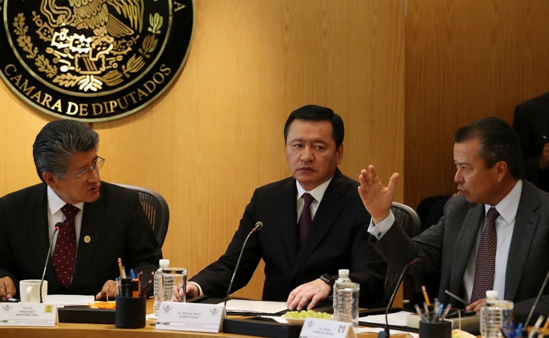 El secretario de Gobernación rechazó ante diputados que se busque militarizar al país. /Juan Carlos Reyes - EL UNIVERSAL