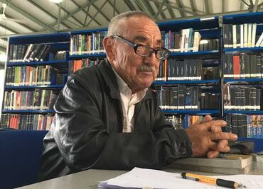 A sus 75 años, enseña matemáticas a aspirantes de la Universidad