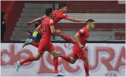 Toluca rescata el empate ante Monterrey con un penalti de último minuto