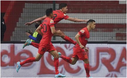 Toluca rescata el empate ante Monterrey con un penalti de último minuto
