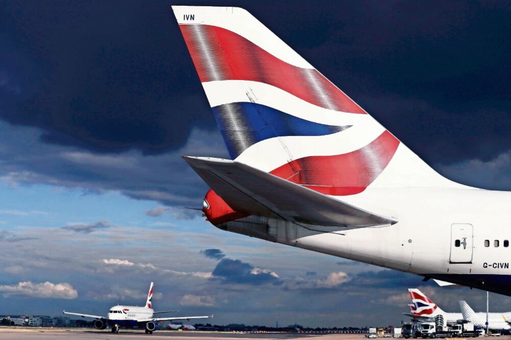 IAG es el grupo propietario de Iberia, Air Lingus, Vueling y British Airways. (ARCHIVO EL UNIVERSAL)