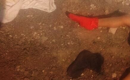 Detienen por asesinato a madre y padrastro de niña "de las calcetitas rojas"