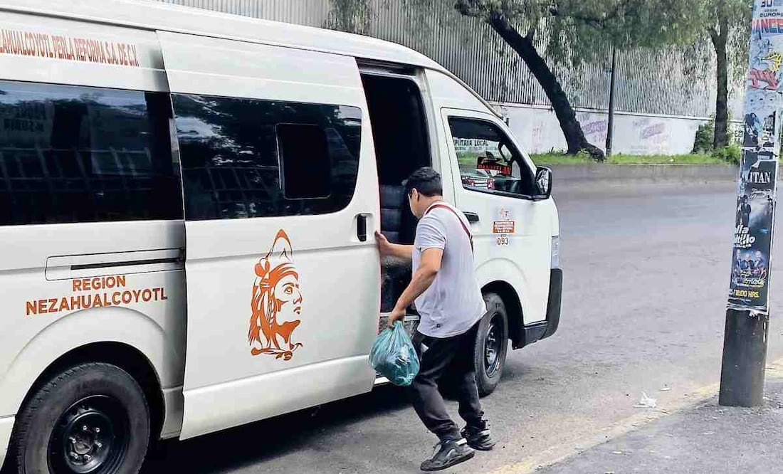 Para usuarios del transporte público de municipios del oriente del Edomex, las unidades están en malas condiciones. Foto: Emilio Fernández / EL UNIVERSAL