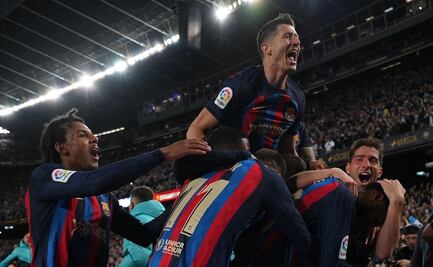Barcelona le remonta al Real Madrid y se acerca más a ganar la Liga