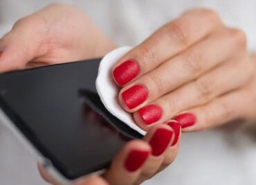 Cómo desinfectar tu celular de coronavirus y bacterias