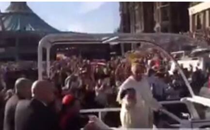 Papa Francisco recibe playera de Cruz Azul