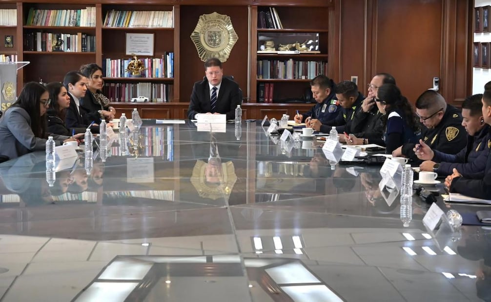 Alcaldesa de Cuauhtémoc y Pablo Vázquez realizan reunión; fortalecen intercambio de información y definen acciones conjuntas de seguridad.
Foto: Especial.