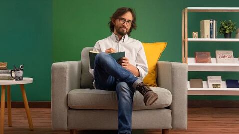 Escritor mexicano Daniel Saldaña París es finalista de premio convocado por Anagrama