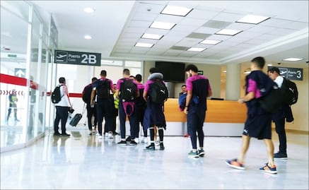 Chivas continúa el “paseo” en EU mientras agudiza su crisis