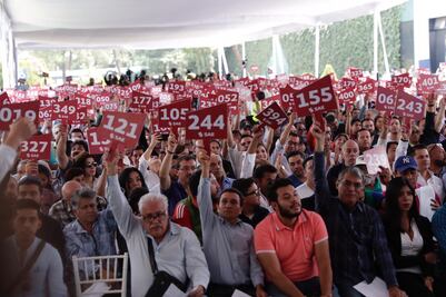 Subasta en Los Pinos: El vocho de los 10 mil pesos se vendió en 65 mil